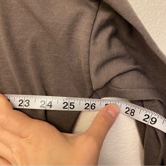 Nike Therma fleece crop Running Top AT4204-266 CREW LONG SLEEVE brown L - Picture 6 of 11